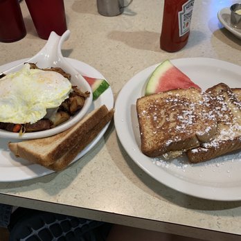 Clary's Corner Cafe - Cafes Near Me - Lake Worth, Florida