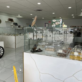 Alasoufi Nuts & Coffee - Interior - Coffee & Tea Near Me - Niles, Illinois