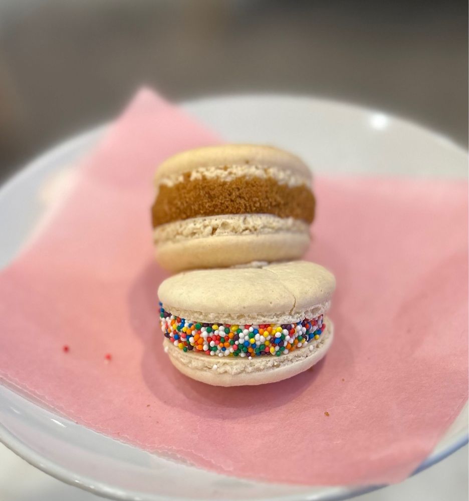 Social spots from Gateaux Patisserie