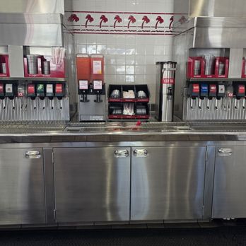 In-N-Out Burger - Soda Fountain - American Near Me - Sylmar, California In-N-Out Burger - Soda Fountain - American Near Me - Sylmar, California
