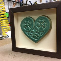 Vision Graphics - Stone heart in a shadow box