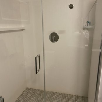 Courtyard by Marriott Boston Downtown/North Station - Bathroom 1100 - Hotels Near Me - Boston, Massachusetts