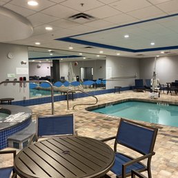 Nice swimming pool with hot tab