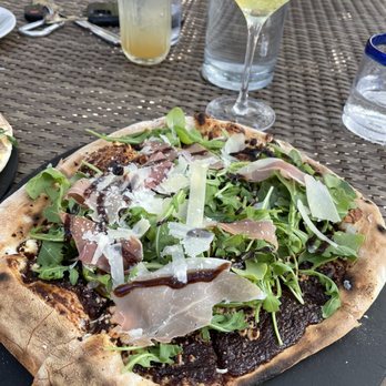 Back Porch Pizza Bar - Fig pizza - Cocktail Bars Near Me - Mount Dora, Florida Back Porch Pizza Bar - Fig pizza - Cocktail Bars Near Me - Mount Dora, Florida