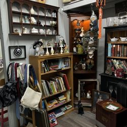 The Radical Relic Antiques & Collectables