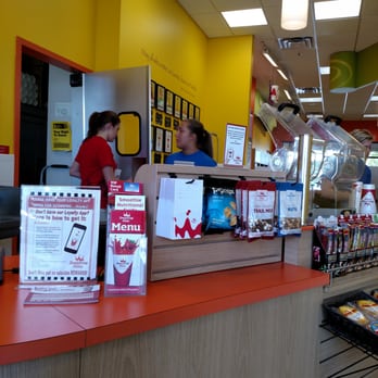 Smoothie King - customers at the counter of a fast food restaurant - Juice Bars & Smoothies Near Me - Liberty Township, Ohio Smoothie King - customers at the counter of a fast food restaurant - Juice Bars & Smoothies Near Me - Liberty Township, Ohio