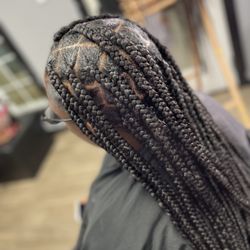 Jumbo Knotless box braids