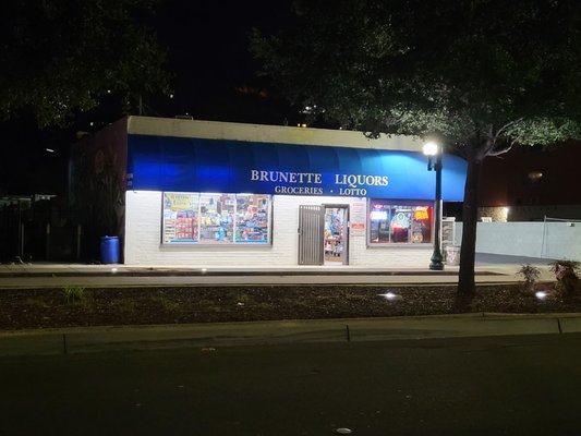 Brunette Liquor by null