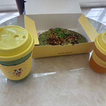 La La Land - Matcha, avocado toast, mango passion fruit tea - Coffee & Tea Near Me - Glendale, California La La Land - Matcha, avocado toast, mango passion fruit tea - Coffee & Tea Near Me - Glendale, California