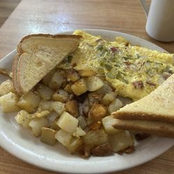 The Broken Yolk - Western Omelette