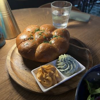The Bellevue Chicago - Bread service - New American Near Me - Chicago, Illinois The Bellevue Chicago - Bread service - New American Near Me - Chicago, Illinois