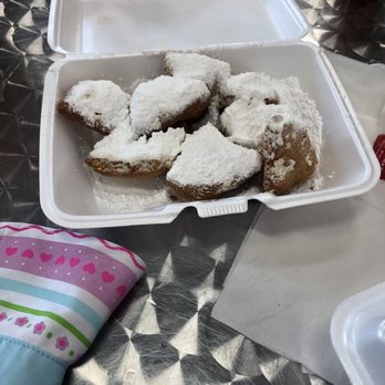 Bourbon Street Deli - powdered sugared donuts in a styrofoam container - Delis Near Me - Houma, Louisiana