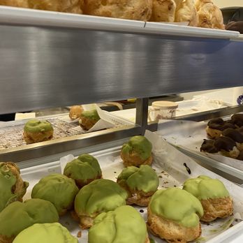 Beard Papa's - Desserts Near Me - Boston, Massachusetts