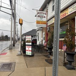 Jeppy's Pizzeria 2 - Outside