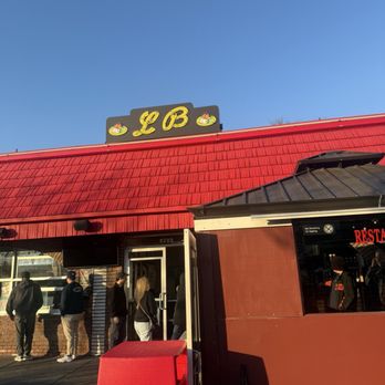 L&B Spumoni Gardens - Restaurant exterior - Pizza Near Me - Brooklyn, New York L&B Spumoni Gardens - Restaurant exterior - Pizza Near Me - Brooklyn, New York