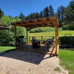 Larsson's Crooked Creek RV Resort - Those creekside gazebos.