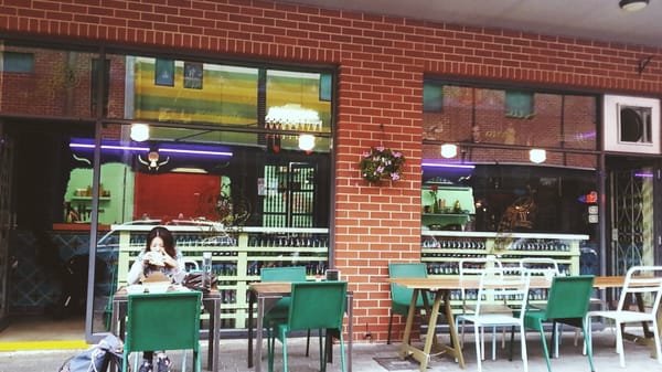 Kutchi Deli Parwana by null
