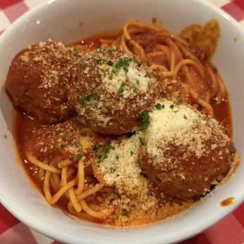 La Bella Italia - Spaghetti con Polpette - Italian Near Me - Virginia Beach, Virginia La Bella Italia - Spaghetti con Polpette - Italian Near Me - Virginia Beach, Virginia