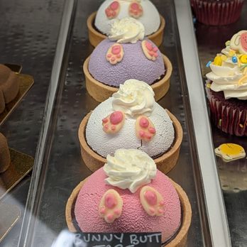 Haute Sweets Hillcrest Village - Cute - Desserts Near Me - Dallas, Texas