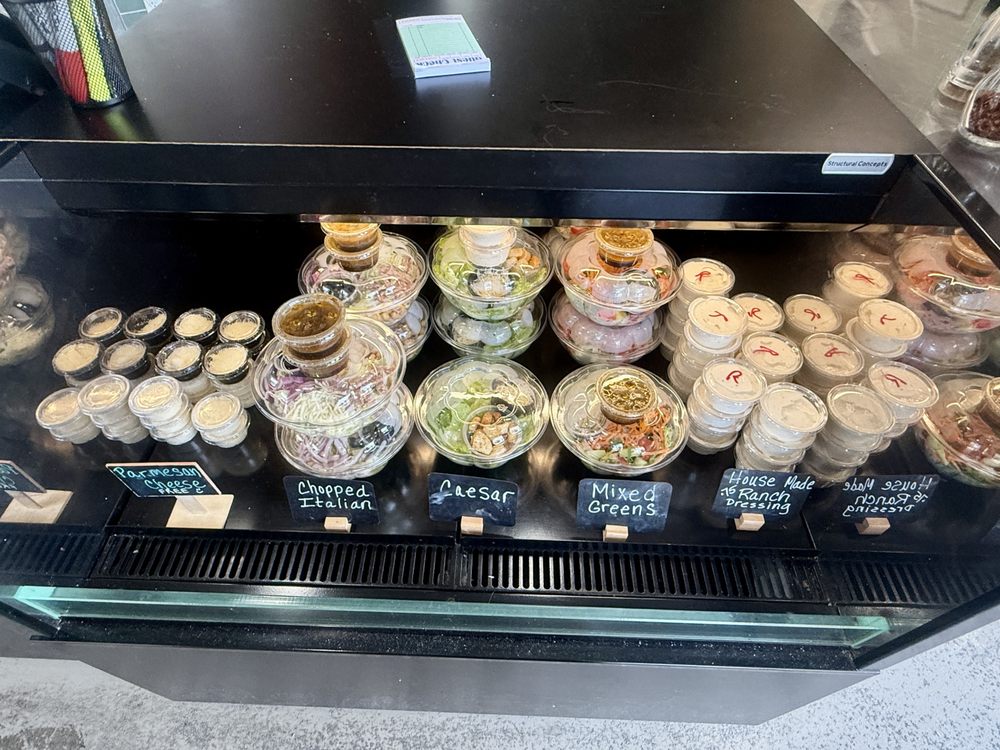 Food from 8 Moose Pizzeria