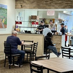 Bellacino's Pizza & Grinders - Inside - busy AND fast