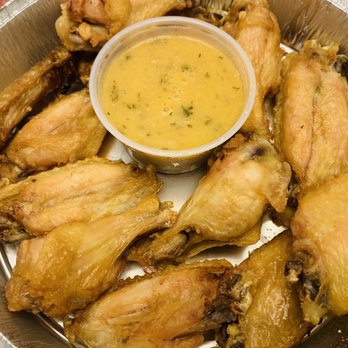 Nonnas Pizza - Wings (with garlic sauce on the side) - Pizza Near Me - Southington, Connecticut