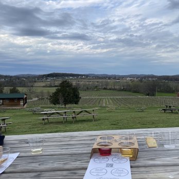 Arrington Vineyards - Wine Tasting Room Near Me - Arrington, Tennessee