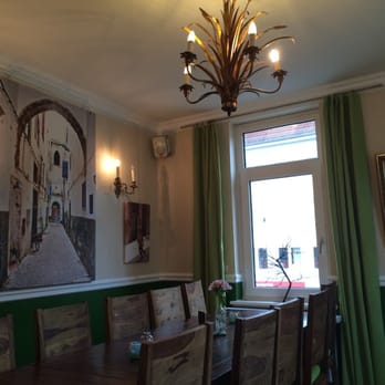 Lilie - Obere Etage in Raum mit Präsentationstechnik für private Feiern oder Ähnliches - Bistros Near Me - Bremen, HB