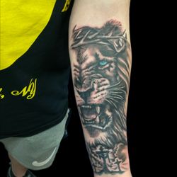 House of Misfits Tattoo - lion , house of misfits tattoo, liz manzolini