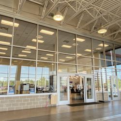 Corwin Toyota of Bellevue - Service - Outside the service advisors desks