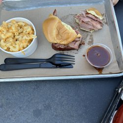 Black Hog BBQ - Smoked Pit Ham with smoked Mac & cheese