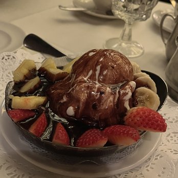 Hy's Steak House - Chocolate Lovers - Steakhouses Near Me - Honolulu, Hawaii