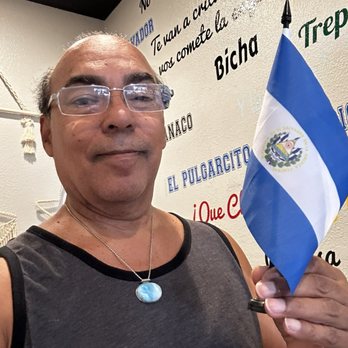 L'Roco Grill - Happy Customer - Salvadoran Near Me - San Jose, California L'Roco Grill - Happy Customer - Salvadoran Near Me - San Jose, California