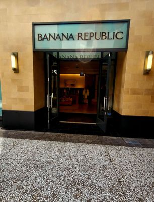 Banana Republic by null