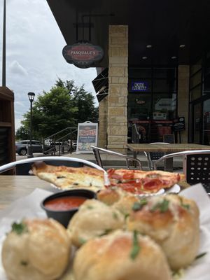 Pasquale's Neighborhood Pizzeria by null