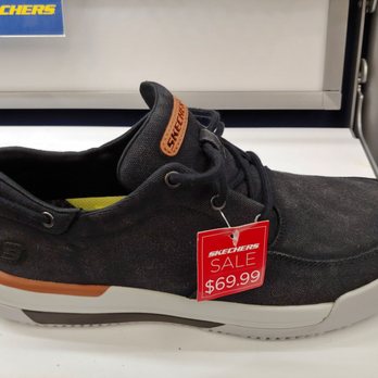 SKECHERS Factory Outlet - Shoe Stores Near Me - Eagan, Minnesota