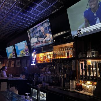 The Spot La Jolla - 14 TVs in here and the Spot for sports - Sports Bars Near Me - La Jolla, California The Spot La Jolla - 14 TVs in here and the Spot for sports - Sports Bars Near Me - La Jolla, California