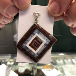 River View Gems & Gifts
