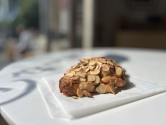Des Croissants Paris by null