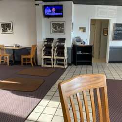 Friendship Inn Restaurant - Social distanced here.