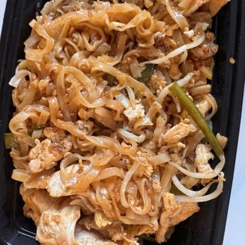 the AM-THAI Williamsburg - Chicken Pad Thai Original (GF) - Thai Near Me - Brooklyn, New York