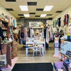 The Shoppe on Broad - Inside goodies
