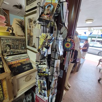The Tacky Tourist - Used, Vintage & Consignment Near Me - Lake Worth, Florida