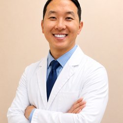 Seattle Spine & Sports Medicine - Daniel Lee, Do Seattle Spine & Sports Medicine's Seattle Provider