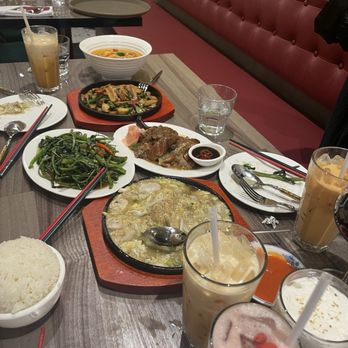 Lhao - Thai Red Duck Curry, Oyster Omelette, Stir -fried abalone, Thai style spicy stir-fried water spinach - Thai Near Me - Toronto, Ontario Lhao - Thai Red Duck Curry, Oyster Omelette, Stir -fried abalone, Thai style spicy stir-fried water spinach - Thai Near Me - Toronto, Ontario