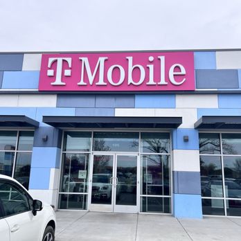 T-Mobile Experience Store - Mobile Phones Near Me - Albuquerque, New Mexico