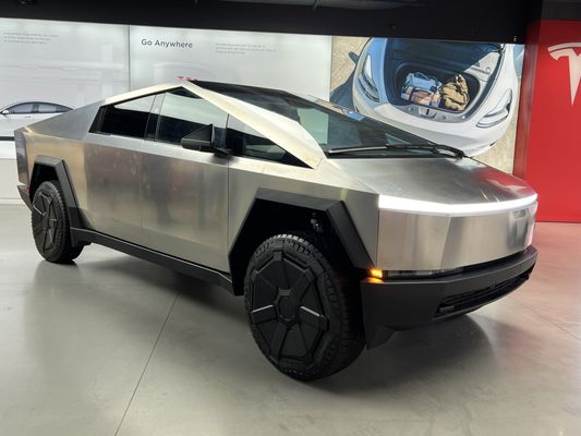 Tesla Los Angeles - Century City by null