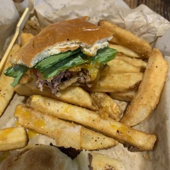 Temblor Brewing Company - Carolina burger and french fries - Breweries Near Me - Bakersfield, California Temblor Brewing Company - Carolina burger and french fries - Breweries Near Me - Bakersfield, California