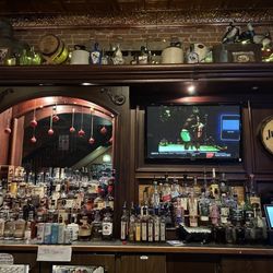 Dells Distillery - The bar