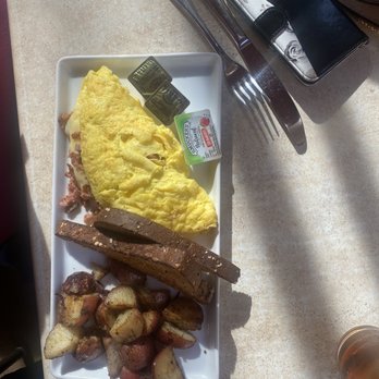 Tryst Cafe PHX - Meat lovers omelette - Beer, Wine & Spirits Near Me - Phoenix, Arizona Tryst Cafe PHX - Meat lovers omelette - Beer, Wine & Spirits Near Me - Phoenix, Arizona